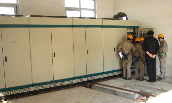萬邦永躍兩臺1200KVA岸電電源現(xiàn)場調試2.jpg